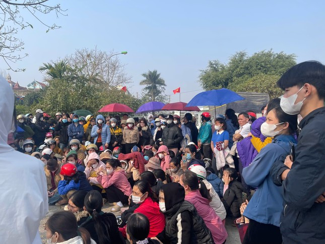 Công nhân của Công ty cổ phần may Vạn Hà (Thanh Hoá) ngừng việc tập thể để đòi quyền lợi