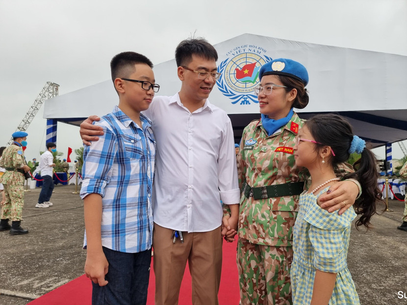 Đội Công binh số 1 và Bệnh viện dã chiến cấp 2 số 4 chính thức ra mắt ngày 17/11/2021. Đội Công binh số 1 và Bệnh viện dã chiến cấp 2 số 4 chính thức ra mắt ngày 17/11/2021.