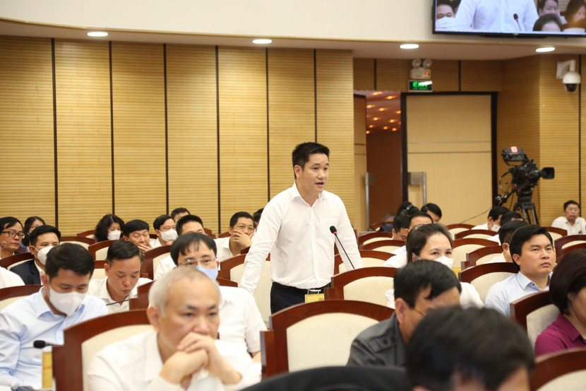 Chủ tịch UBND quận Nam Từ Liêm Nguyễn Huy Cường lý giải việc dự án Trung tâm văn hóa thông tin quận bị biến thành sân bóng mini, điểm rửa xe Chủ tịch UBND quận Nam Từ Liêm Nguyễn Huy Cường lý giải việc dự án Trung tâm văn hóa thông tin quận bị biến thành sân bóng mini, điểm rửa xe