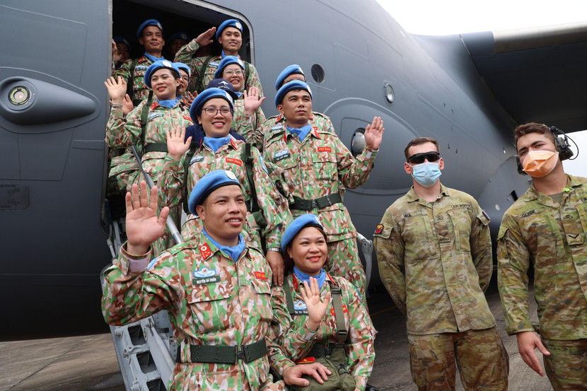 "Hẹn gặp lại nhé" - những lời chào thân thương gửi tới các chiến sỹ mũ nồi xanh Việt Nam "Hẹn gặp lại nhé" - những lời chào thân thương gửi tới các chiến sỹ mũ nồi xanh Việt Nam