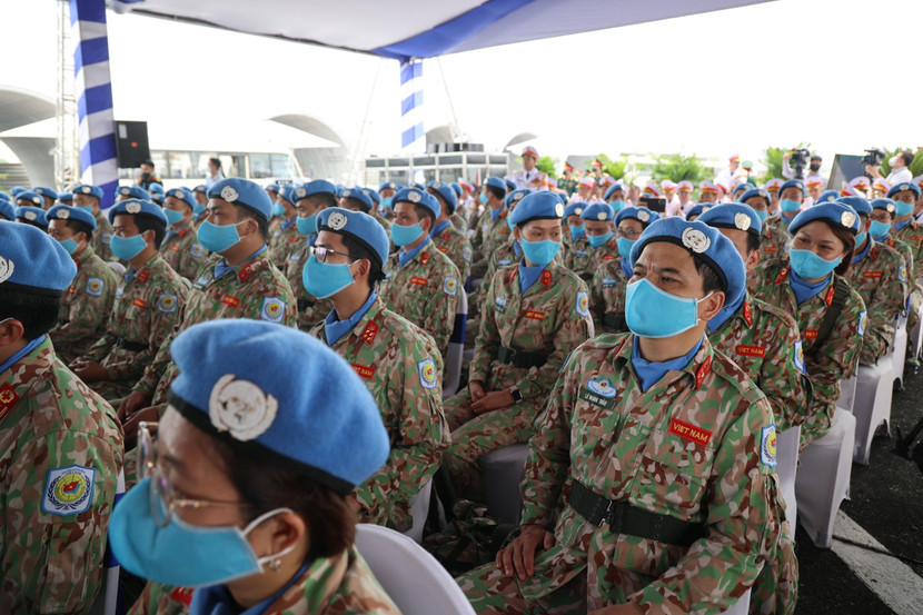 Các chiến sỹ Đội Công binh số 1, Bệnh viện dã chiến cấp 2 số 4 đi thực hiện nhiệm vụ Các chiến sỹ Đội Công binh số 1, Bệnh viện dã chiến cấp 2 số 4 đi thực hiện nhiệm vụ