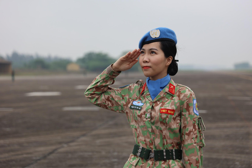 Cùng với Bệnh viện dã chiến cấp 2, Đội Công binh của Việt Nam sẽ giúp các Phái bộ Gìn giữ hòa bình Liên hợp quốc thực hiện nhiệm vụ, góp phần vào công cuộc gìn giữ hòa bình, tái thiết đất nước, mang lại cuộc sống hòa bình, ổn định... Cùng với Bệnh viện dã chiến cấp 2, Đội Công binh của Việt Nam sẽ giúp các Phái bộ Gìn giữ hòa bình Liên hợp quốc thực hiện nhiệm vụ, góp phần vào công cuộc gìn giữ hòa bình, tái thiết đất nước, mang lại cuộc sống hòa bình, ổn định...