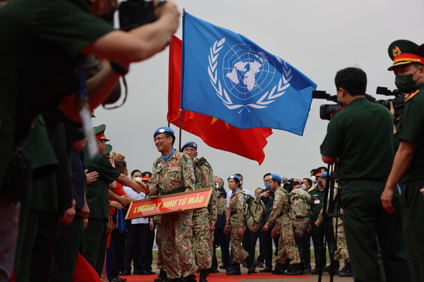 Năm 2022, Việt Nam tiếp tục cử đội 4 của Bệnh viện dã chiến cấp 2 lên đường làm nhiệm vụ với biên chế 63 đồng chí, trong đó có 10 nữ quân nhân. Năm 2022, Việt Nam tiếp tục cử đội 4 của Bệnh viện dã chiến cấp 2 lên đường làm nhiệm vụ với biên chế 63 đồng chí, trong đó có 10 nữ quân nhân.