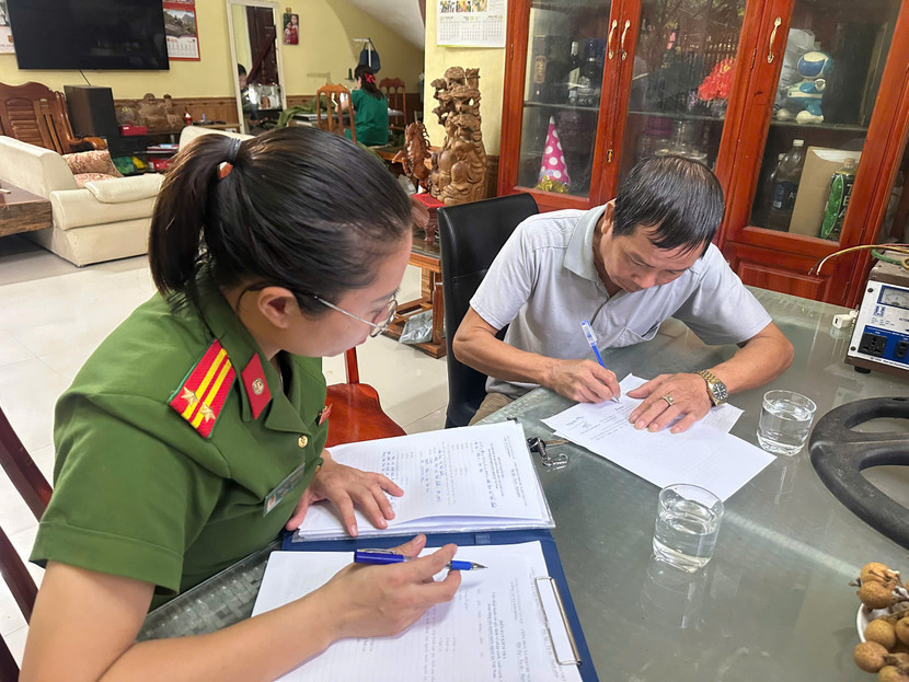 Một buổi kiểm tra cơ sở kinh doanh lưu trú trên địa bàn xã Sơn Đồng