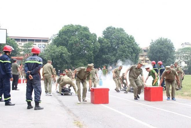 Lực lượng dân phòng tham gia diễn tập phòng cháy chữa cháy Lực lượng dân phòng tham gia diễn tập phòng cháy chữa cháy