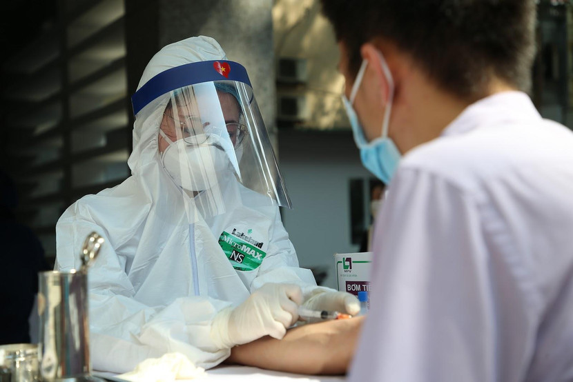 Hà Nội đã khẩn trương hoàn thành việc xét nghiệm gần 18.000 người về từ vùng dịch