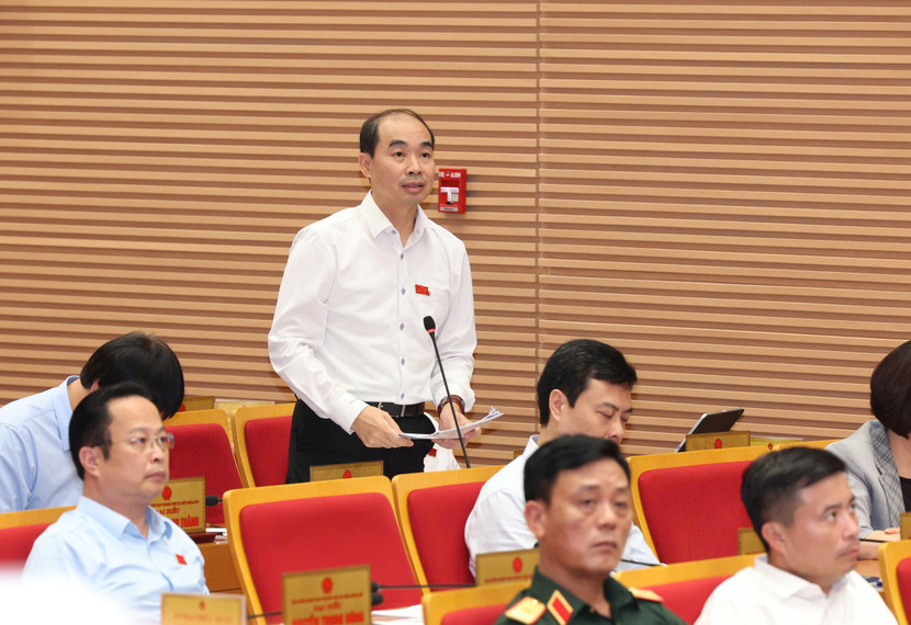 Phó Giám đốc phụ trách Sở Y tế Hà Nội Nguyễn Đình Hưng trả lời chất vấn