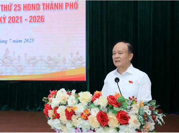 Chủ tịch HĐND TP Nguyễn Ngọc Tuấn phát biểu tại hội nghị