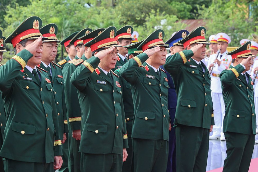 Đoàn Quân ủy Trung ương, Bộ Quốc phòng đặt vòng hoa, tưởng niệm các Anh hùng liệt sĩ và vào Lăng viếng Chủ tịch Hồ Chí Minh Đoàn Quân ủy Trung ương, Bộ Quốc phòng đặt vòng hoa, tưởng niệm các Anh hùng liệt sĩ và vào Lăng viếng Chủ tịch Hồ Chí Minh
