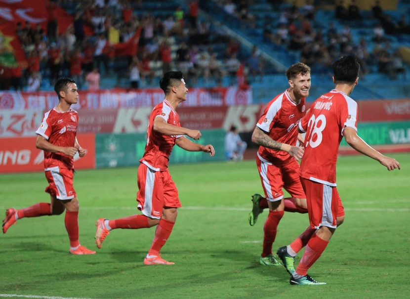 Geovane (thứ 2 từ phải qua) ăn mừng bàn mở tỉ số vào lưới TP.HCM (Ảnh: Viettel) Geovane (thứ 2 từ phải qua) ăn mừng bàn mở tỉ số vào lưới TP.HCM (Ảnh: Viettel)