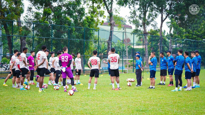 Thầy trò HLV Foiani tích cực tập luyện tại Bình Dương (Ảnh: CAHN) Thầy trò HLV Foiani tích cực tập luyện tại Bình Dương (Ảnh: CAHN)