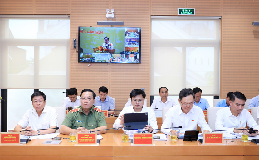 Các đại biểu dự phiên giải trình