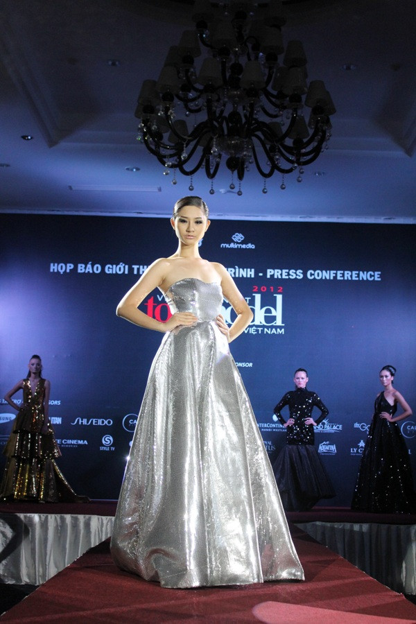 Chân dài Next top hội ngộ trên sàn diễn ảnh 1