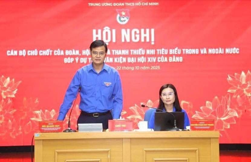 Anh Bùi Quang Huy và chị Nguyễn Phạm Duy Trang chủ trì hội nghị