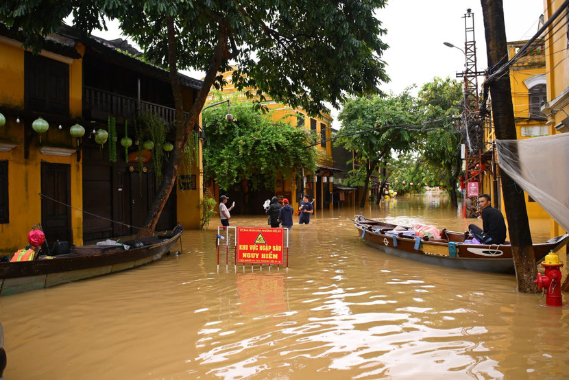 Biển báo tại những khu vực ngập sâu nguy hiểm Biển báo tại những khu vực ngập sâu nguy hiểm