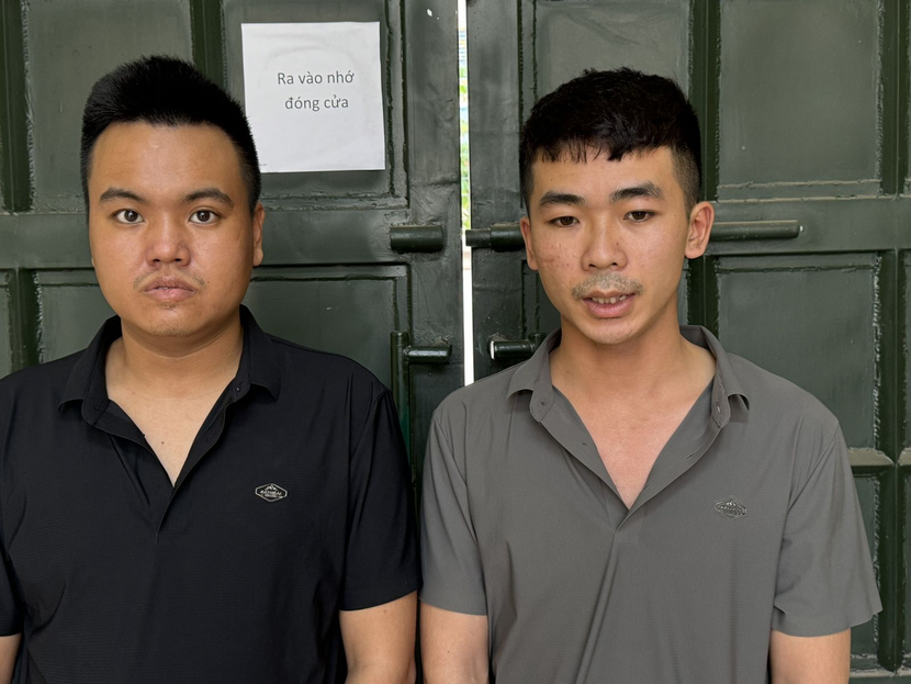 Hai đối tượng tại cơ quan Công an Hai đối tượng tại cơ quan Công an