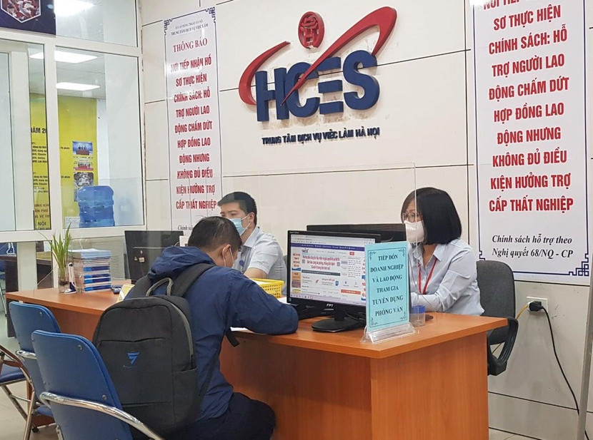 Người lao động đăng ký tuyển dụng tại Trung tâm Dịch vụ việc làm Hà Nội Người lao động đăng ký tuyển dụng tại Trung tâm Dịch vụ việc làm Hà Nội