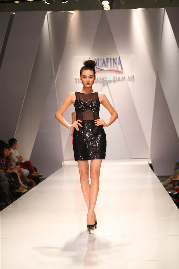 Hà Anh sexy trên sàn diễn, Trà My Nextop vấp ngã vì váy dài ảnh 12