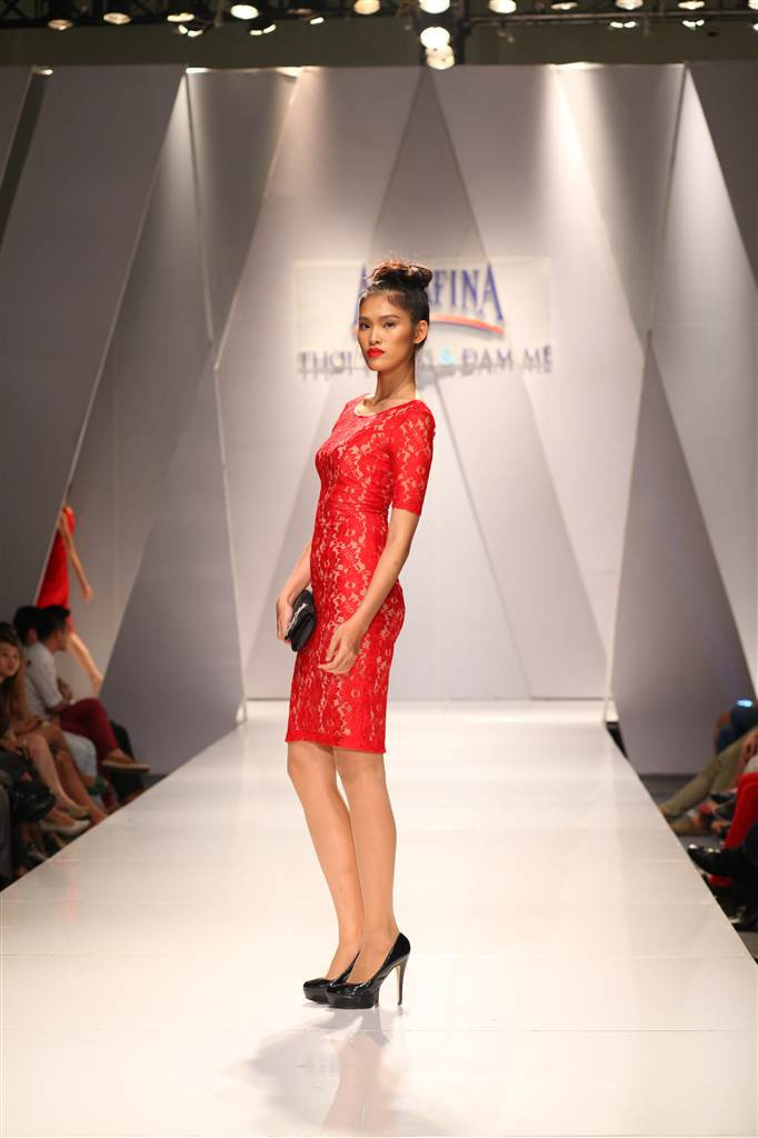 Hà Anh sexy trên sàn diễn, Trà My Nextop vấp ngã vì váy dài ảnh 11