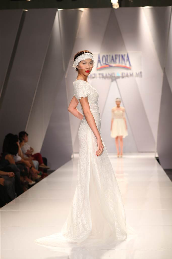 Hà Anh sexy trên sàn diễn, Trà My Nextop vấp ngã vì váy dài ảnh 8