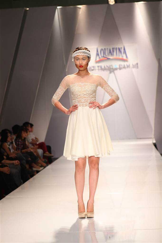 Hà Anh sexy trên sàn diễn, Trà My Nextop vấp ngã vì váy dài ảnh 9