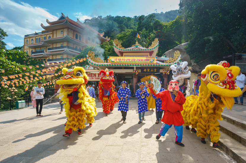 Lễ Vía Bà Linh Sơn Thánh Mẫu tại núi Bà Đen năm 2023 Lễ Vía Bà Linh Sơn Thánh Mẫu tại núi Bà Đen năm 2023