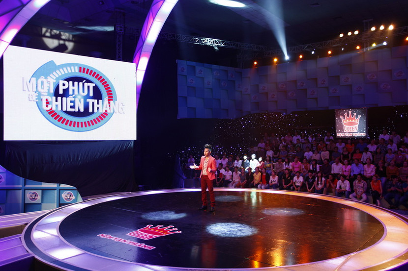 Bị "ném đá", Nguyên Vũ vẫn "đắt sô" làm MC ảnh 2