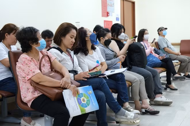 Chị em đến khoa Ngoại vú, Bệnh viện Đa khoa Tâm AnhTP.HCM Chị em đến khoa Ngoại vú, Bệnh viện Đa khoa Tâm AnhTP.HCM