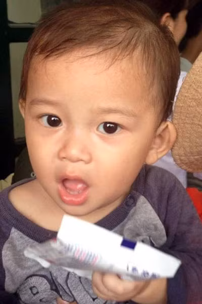 Cháu bé bị bỏ rơi tại bến xe Giáp Bát đã tìm được mẹ ảnh 1