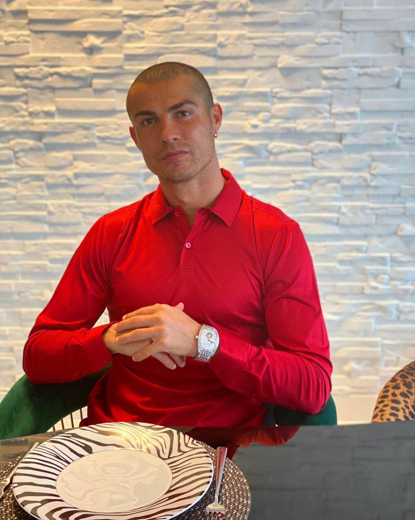 Ronaldo trong bức hình được chia sẻ tối 22-10 trên Facebook