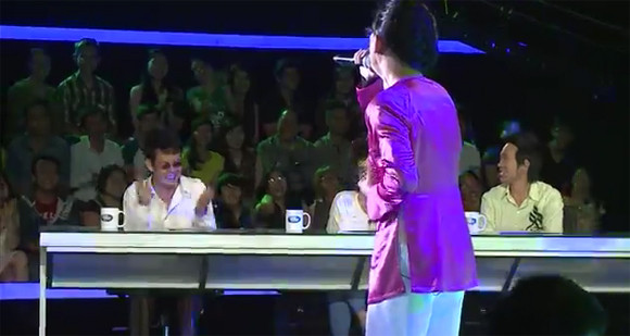 Hết giả trai Hàn, Minh Thuận "lột xác" thành Phương Mỹ Chi ảnh 1