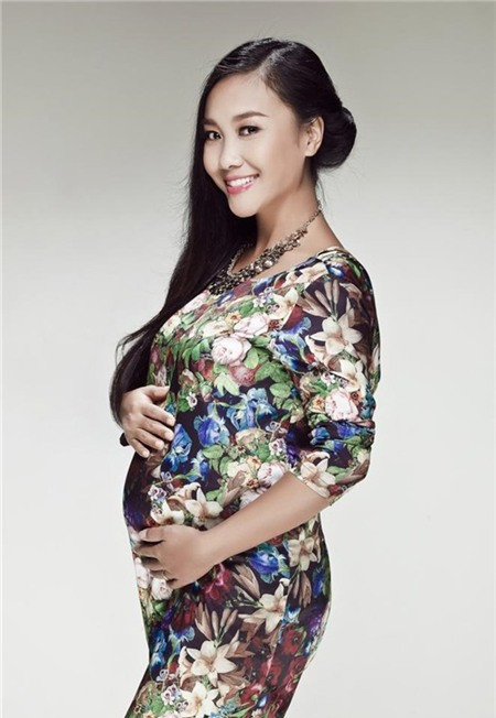 Đoan Trang sinh con gái đúng ngày Cá tháng Tư ảnh 1