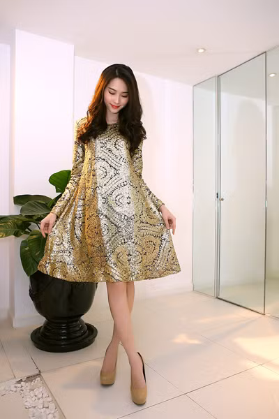 Đỗ Mạnh Cường ân cần sửa váy cho Hoa hậu Đặng Thu Thảo ảnh 5