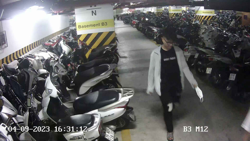 Từ hình ảnh camera an ninh cung cấp, 2 đối tượng còn rất trẻ tuổi. Từ hình ảnh camera an ninh cung cấp, 2 đối tượng còn rất trẻ tuổi.