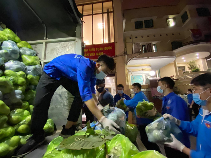 Nông sản được thanh niên, sinh viên tình nguyện tập kết về trụ sở cơ quan Thành đoàn Hà Nội