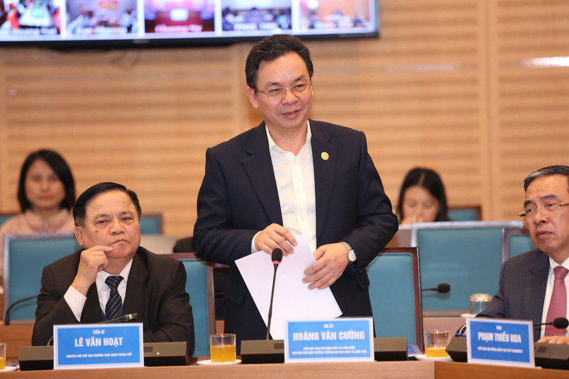 GS. TS. Hoàng Văn Cường – Phó Chủ tịch Hội đồng Giáo sư nhà nước, nguyên Phó Hiệu trưởng Đại học Kinh tế Quốc dân góp ý ở hội thảo