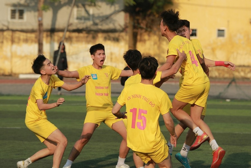 Á quân THPT Thạch Thất rất muốn đổi màu huy chương Á quân THPT Thạch Thất rất muốn đổi màu huy chương