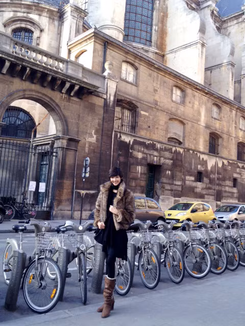 Hoàng Thùy tiếp tục khám phá Paris ảnh 7