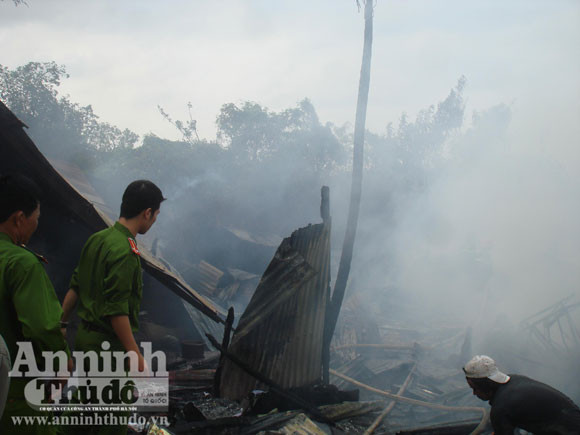 Cháy xưởng sản xuất nệm gây thiệt hại hơn tỷ đồng ảnh 3