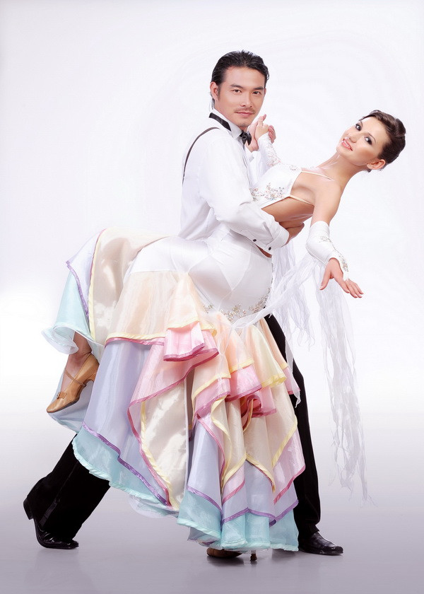 Ảnh "nóng bỏng" của 10 cặp thí sinh "Bước nhảy hoàn vũ" ảnh 8