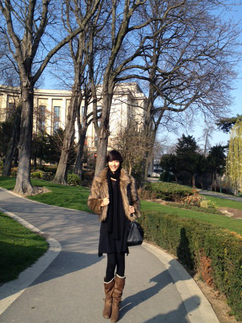 Hoàng Thùy tiếp tục khám phá Paris ảnh 11