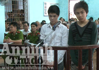 Hai đối tượng Cường và Thành trước vành móng ngựa