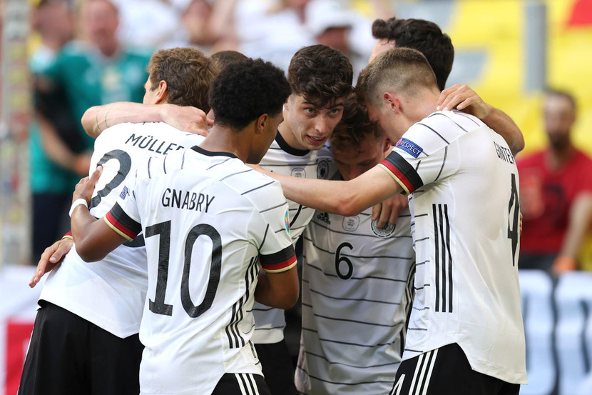 ĐT Đức đã đứng dậy đúng lúc