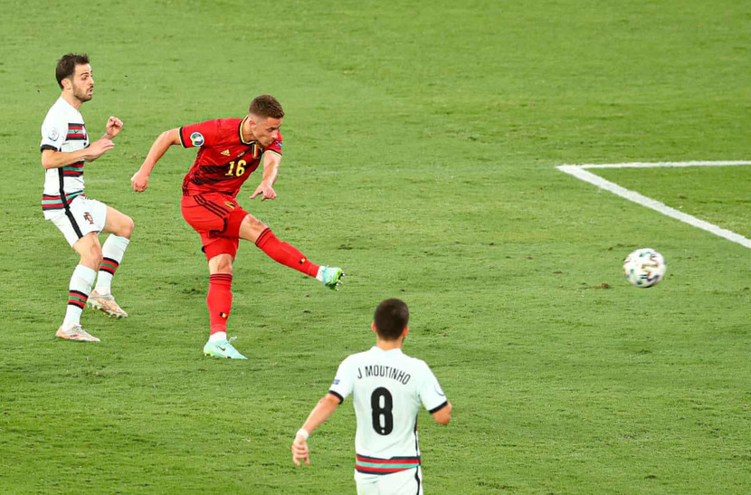 Hazard "em" lập siêu phẩm vào lưới Bồ Đào Nha