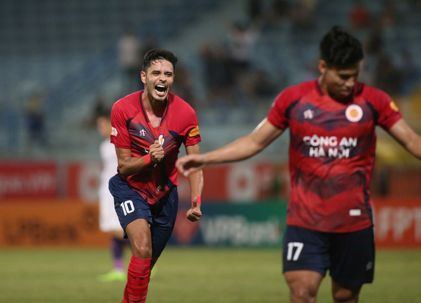 Leo Artur một lần nữa tỏa sáng cùng Công an Hà Nội FC Leo Artur một lần nữa tỏa sáng cùng Công an Hà Nội FC