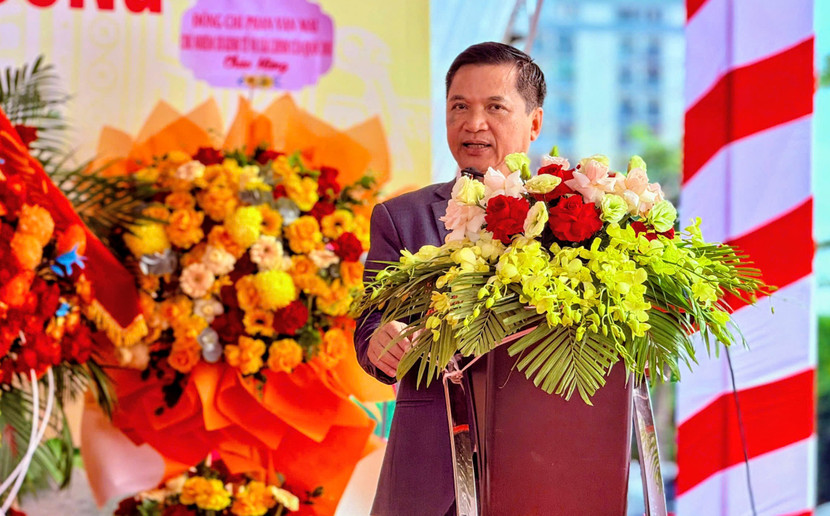 Ông Phan Hồng Thủy – Phó Vụ trưởng Vụ Pháp chế, Bộ Dân tộc và Tôn giáo, Chủ tịch CLB Doanh nhân họ Phan miền Bắc và thân hữu chia sẻ tại buổi lễ