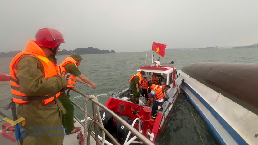 Lực lượng chức năng tìm kiếm cứu nạn (Ảnh báo Quảng Ninh)