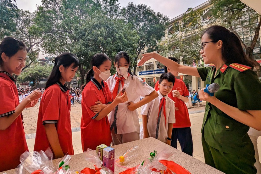 CATP Hà Nội tuyên truyền nhận diện, phòng tránh các loại ma túy trong trường học CATP Hà Nội tuyên truyền nhận diện, phòng tránh các loại ma túy trong trường học