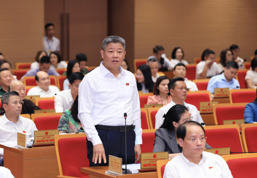 Phó Chủ tịch UBND TP Nguyễn Mạnh Quyền cho biết Hà Nội sẽ nghiên cứu có cơ quan quản lý an toàn thực phẩm đặc thù