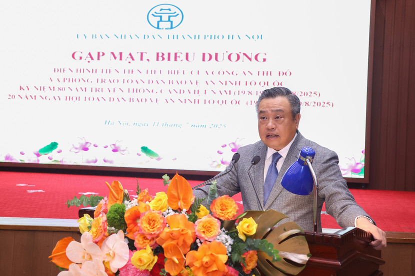 Chủ tịch UBND TP Hà Nội Trần Sỹ Thanh phát biểu tại buổi lễ